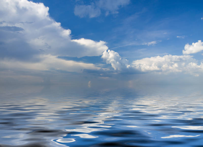 Фотообои под заказ Облака над морем