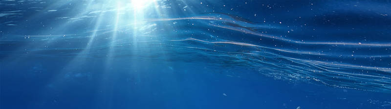 Солнечные лучи под водой